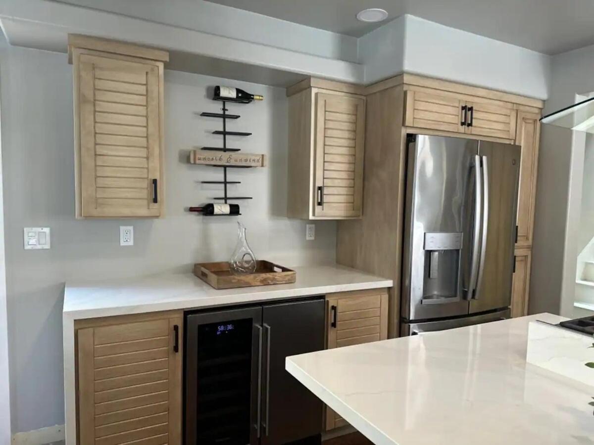Elegant Beach Living, Just Blocks To The Sand Huntington Beach Exterior photo
