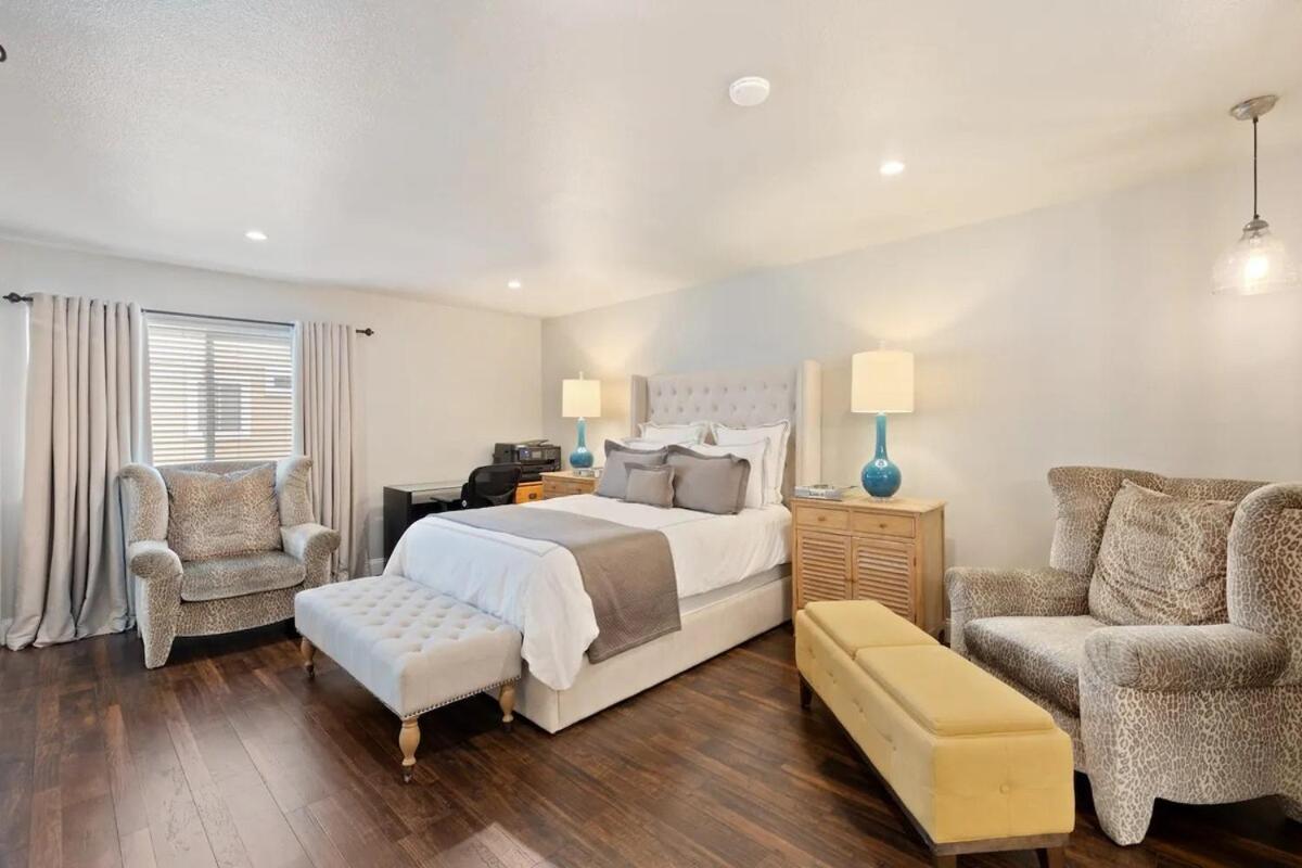 Elegant Beach Living, Just Blocks To The Sand Huntington Beach Exterior photo
